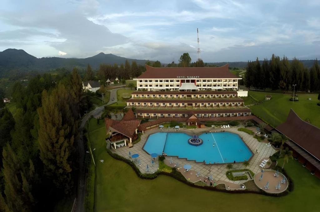 Hotel Niagara Parapat Ngoại thất bức ảnh